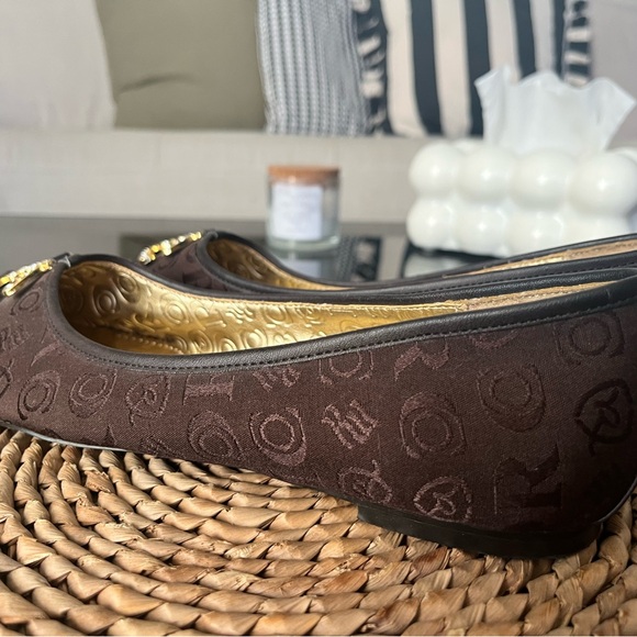 Rocawear Brown Flats with Gold Detailing - Picture 5 of 15